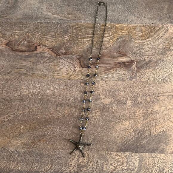 Textured starfish blue beaded station pendant necklace on god tone chain - Picture 6 of 7